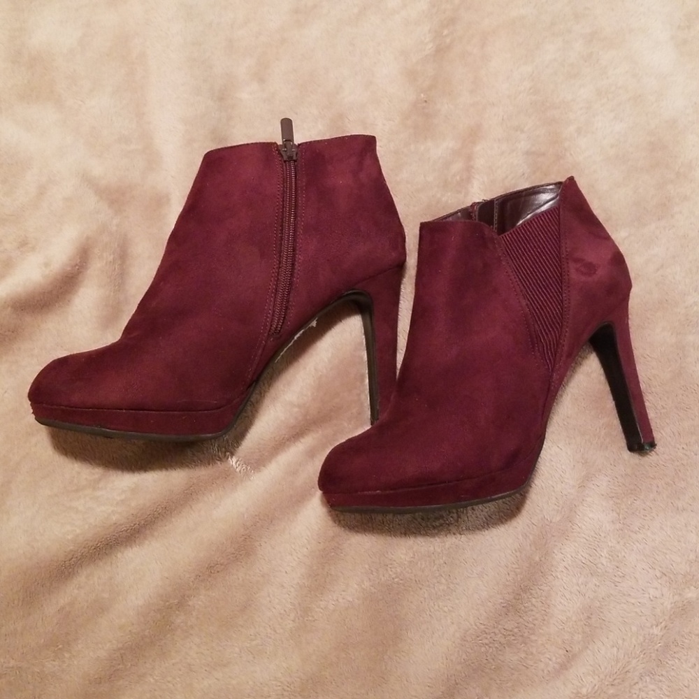 Final price drop!!! Maroon Bootie Heels